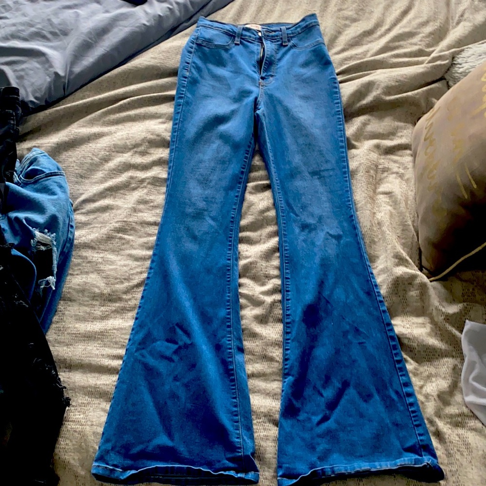 Vibrant bootleg pants